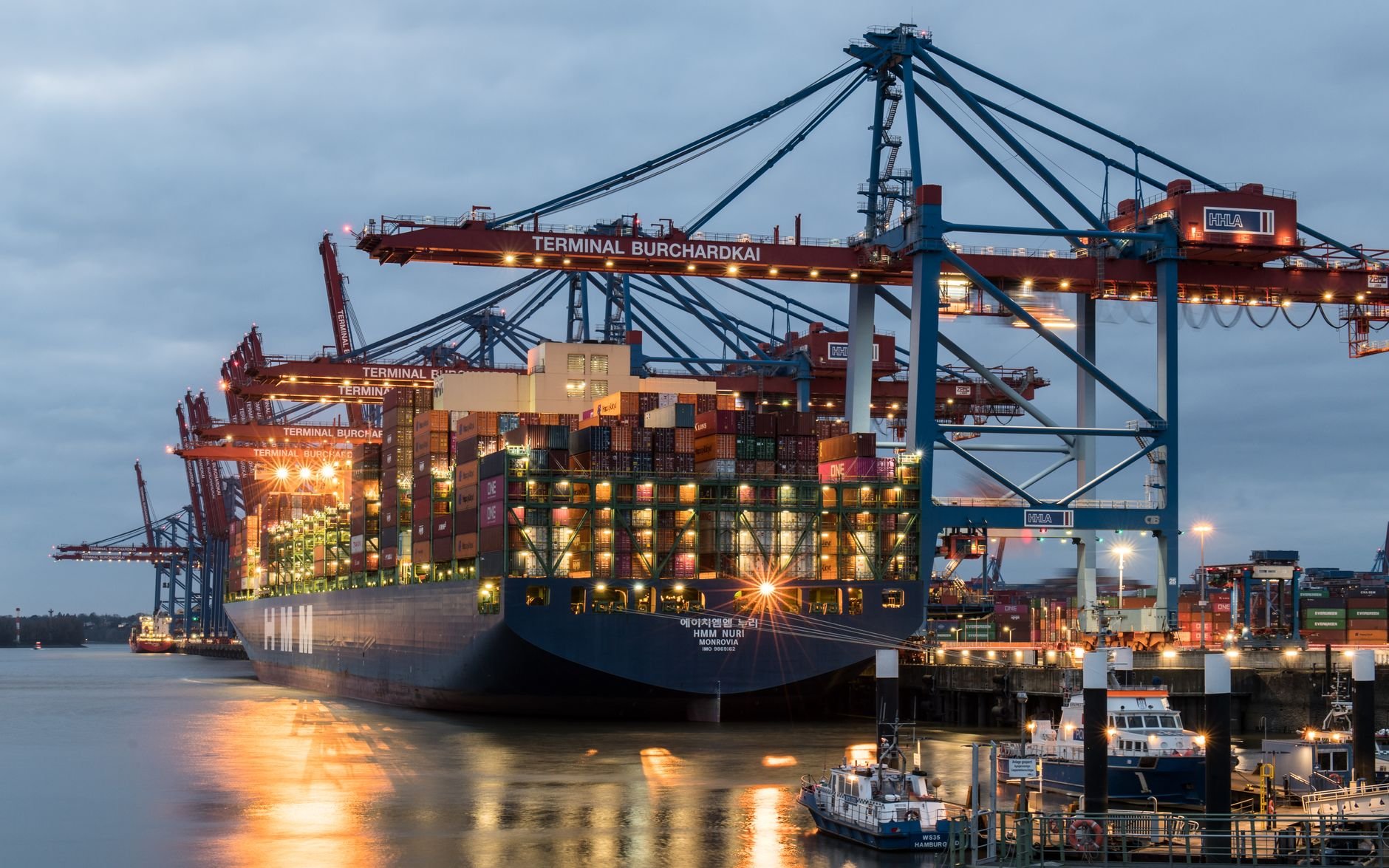 How Shipping Costs Are Calculated (Weight vs Volume)